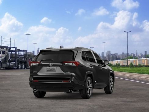 New 2025 Toyota RAV4 SE image 9