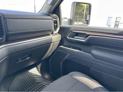 Certified 2025 Chevrolet Silverado 2500 LT w/ Convenience Package image 8