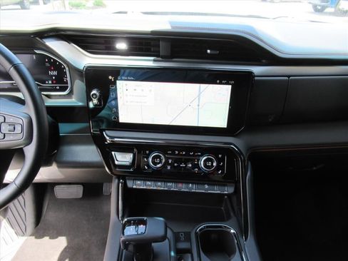 Used 2024 GMC Sierra 1500 AT4 w/ AT4 Premium Package image 20