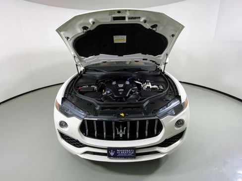 Certified 2022 Maserati Levante GT image 9