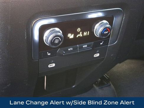 Used 2022 GMC Yukon Denali image 15