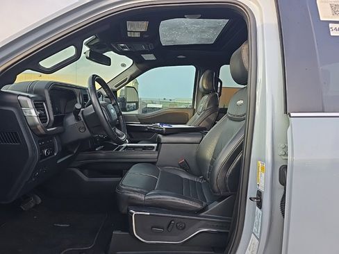 Used 2024 Ford F350 Platinum w/ FX4 Off-Road Package image 11
