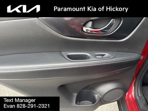 Used 2015 Nissan Rogue SL w/ SL Premium Package image 12