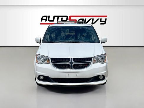 Used 2019 Dodge Grand Caravan SXT FWD image 2