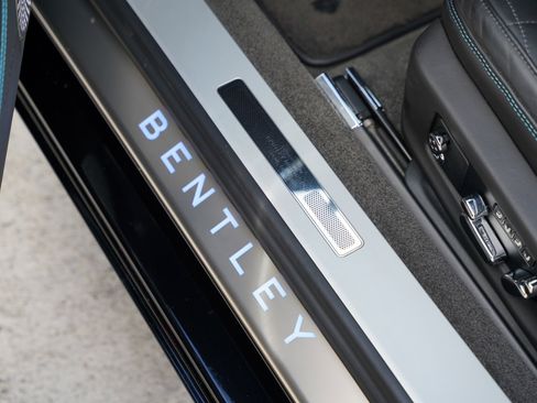 Used 2021 Bentley Continental GT image 31