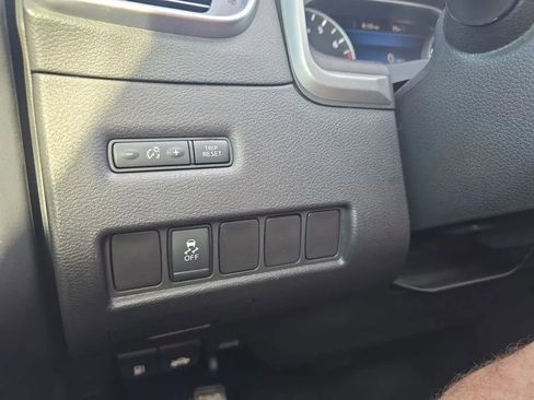 Used 2019 Nissan Murano S image 21