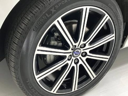 Used 2017 Volvo XC60 T6 Inscription w/ Protection Package AWD/4WD image 10