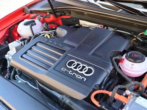 Used 2016 Audi A3 e-tron Premium Plus w/ Premium Plus Package FWD image 20