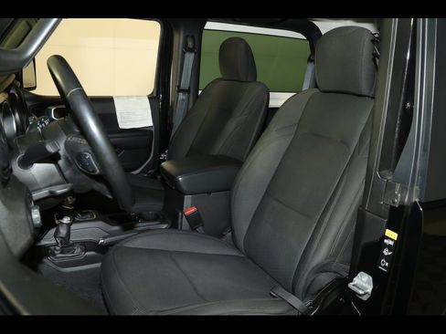Used 2021 Jeep Wrangler Sport S image 19