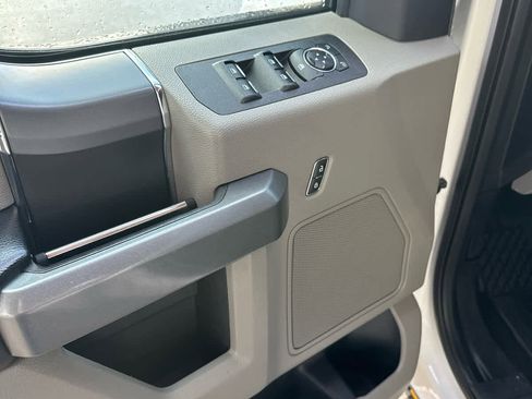 Used 2018 Ford F150 XLT w/ XTR Package image 11