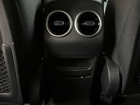 Certified 2026 Mercedes-Benz GLB 250 4MATIC image 30