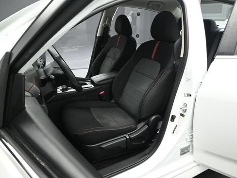 Used 2024 Nissan Sentra SR FWD image 9