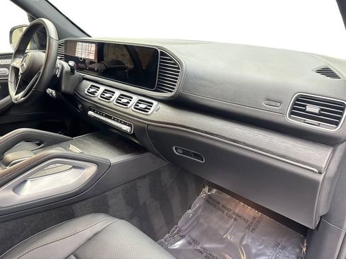 Used 2025 Mercedes-Benz GLS 450 4MATIC image 54