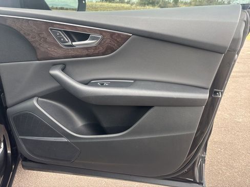 Used 2019 Audi Q8 Premium Plus image 17
