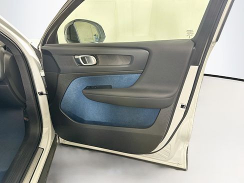 Used 2023 Volvo C40 P8 Recharge Plus AWD/4WD image 33