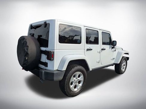 Used 2014 Jeep Wrangler Unlimited Sahara AWD/4WD image 4