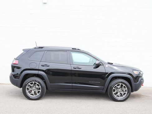 Used 2021 Jeep Cherokee Trailhawk AWD/4WD image 5