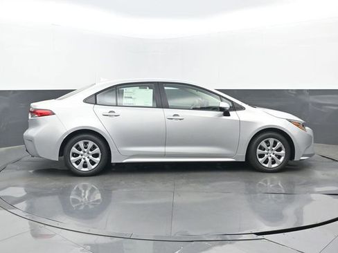 New 2026 Toyota Corolla LE FWD image 2