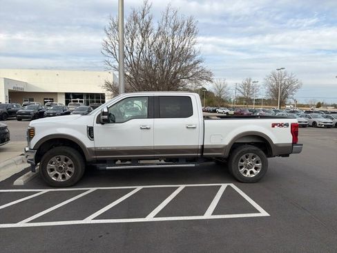 Used 2019 Ford F250 Lariat w/ Lariat Ultimate Package image 3