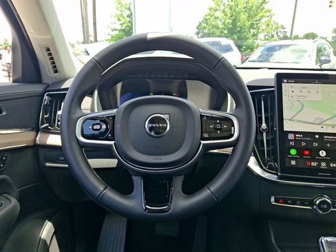 Used 2025 Volvo XC90 B6 Plus AWD/4WD image 22