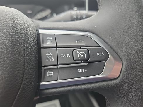 Used 2023 Jeep Compass Limited w/ Sun and Sound Group AWD/4WD image 45