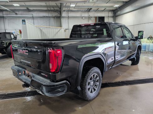 Used 2024 GMC Sierra 1500 AT4 AWD/4WD image 3