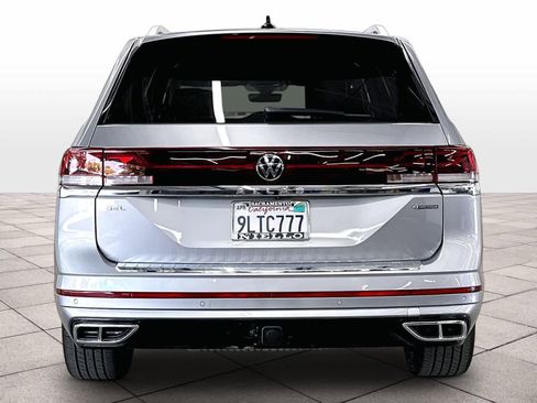Used 2024 Volkswagen Atlas SEL Premium R-Line AWD/4WD image 8