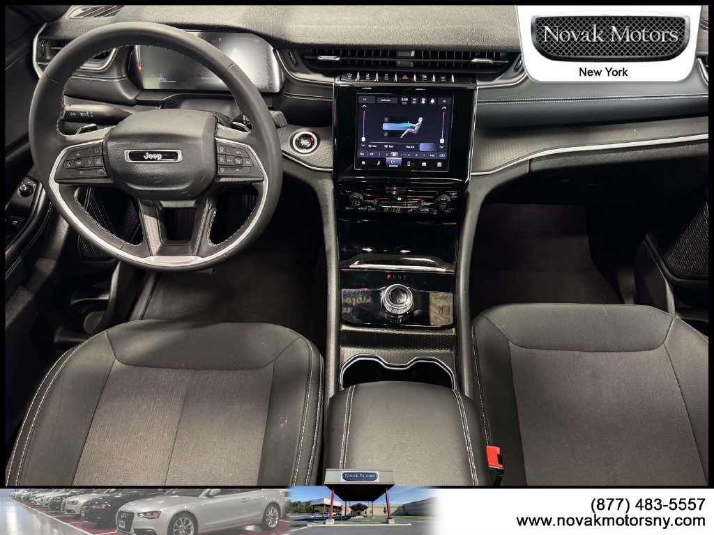 Used 2024 Jeep Grand Cherokee Laredo X AWD/4WD image 14