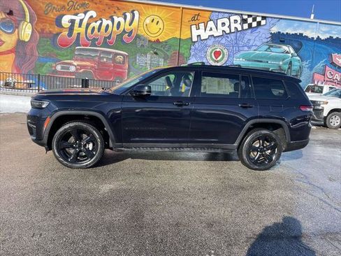 Certified 2023 Jeep Grand Cherokee L Limited w/ Luxury Tech Group II image 2