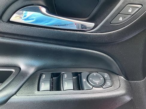Used 2020 Chevrolet Equinox LT AWD/4WD image 32