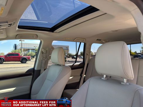 Used 2017 Lexus GX 460 Premium w/ Premium Package image 19