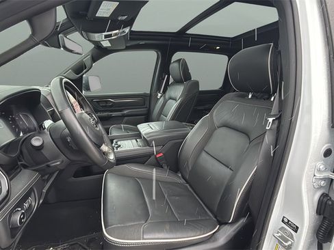 Used 2025 RAM 1500 Limited image 9