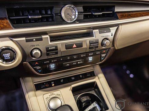 Used 2017 Lexus ES 350 w/ Luxury Package image 30