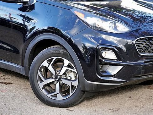 Used 2022 Kia Sportage LX image 4