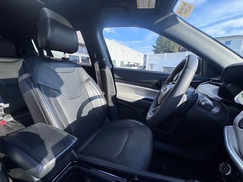 Certified 2023 Jeep Compass Limited w/ Sun and Sound Group AWD/4WD image 19