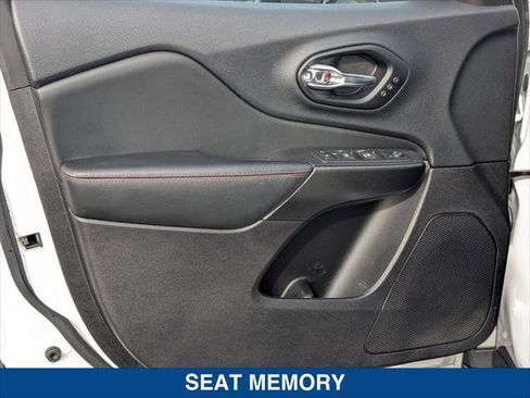 Used 2022 Jeep Cherokee Trailhawk w/ Sun, Sound & Nav Group image 10