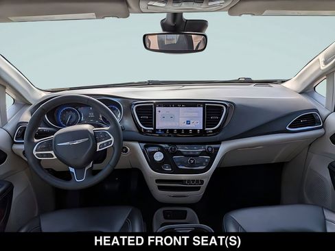 Used 2023 Chrysler Pacifica Touring-L FWD image 16
