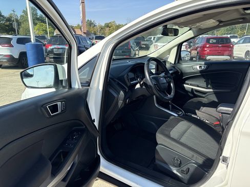 Used 2019 Ford EcoSport SE image 9