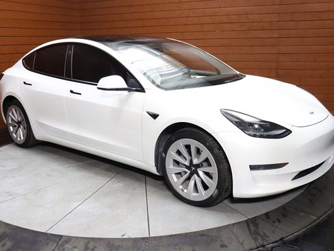 Used 2022 Tesla Model 3 image 15