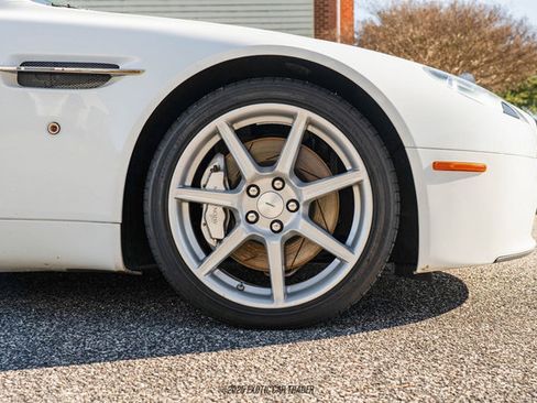 Used 2008 Aston Martin V8 Vantage Roadster 6-Speed image 11