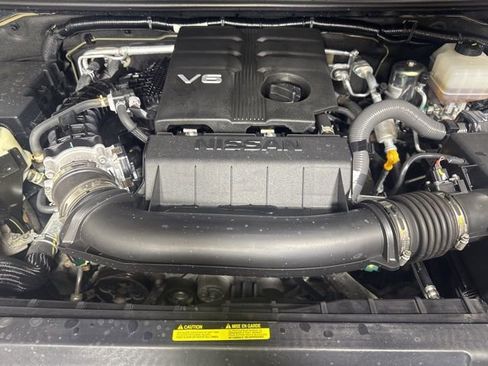 Used 2022 Nissan Frontier PRO-4X image 9
