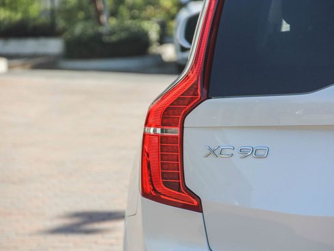 Used 2024 Volvo XC90 T8 Plus w/ Protection Package Premier image 10