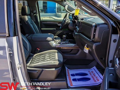 Used 2025 Chevrolet Silverado 1500 RST AWD/4WD image 20