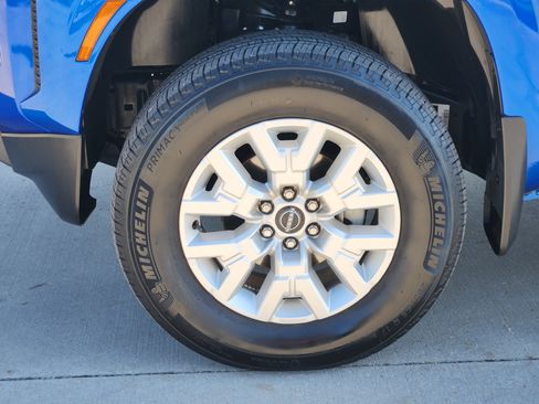 Used 2024 Nissan Frontier SV w/ SV Convenience Package image 10