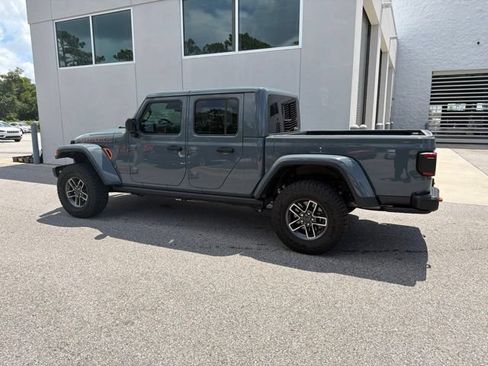 Used 2025 Jeep Gladiator Mojave AWD/4WD image 5