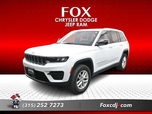 Used 2023 Jeep Grand Cherokee Laredo w/ Luxury Tech Group I AWD/4WD image 1