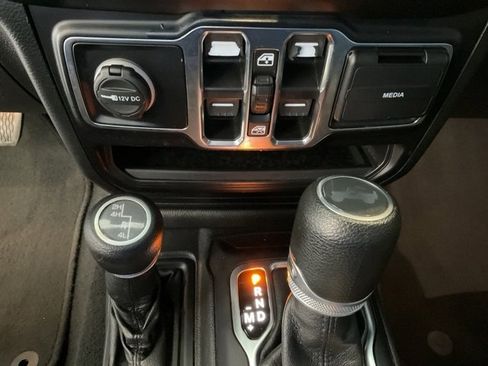 Used 2022 Jeep Wrangler Unlimited Sport image 11