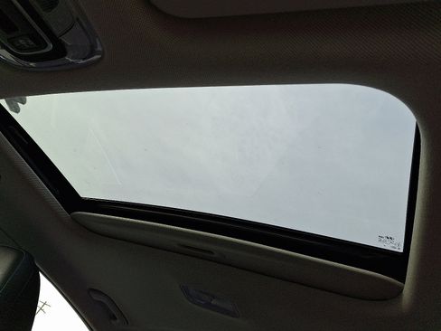 Used 2022 Hyundai Elantra Limited w/ Cargo Package image 13