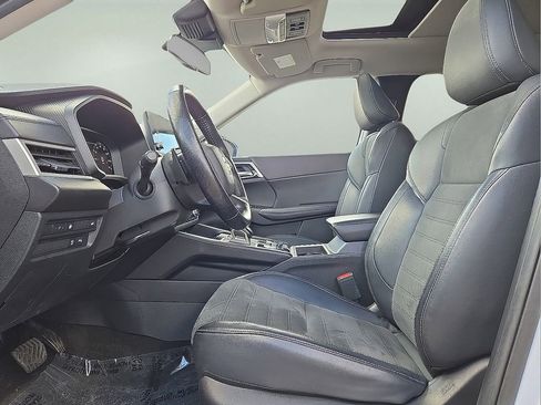 Used 2023 Mitsubishi Outlander SE image 23