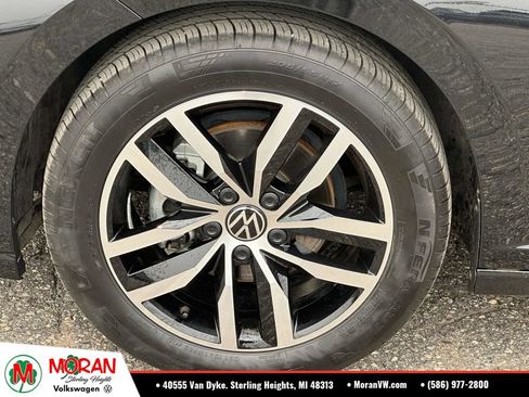 Used 2025 Volkswagen Jetta SE w/ Sunroof Package FWD image 9